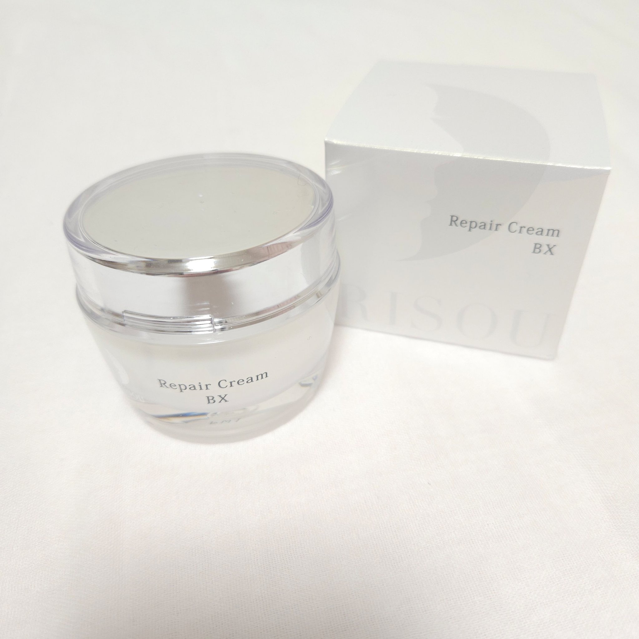 リペアクリームBX


伸びがよく
ベタベタしない使用感🫶


✅アイクリーム
✅デイクリーム
✅ナイトパック
✅ネッククリーム
の4役の機能性クリーム

発酵美活菌やボトック様成分も配合

悩みの多い大人世代へ
オススメなクリーム


