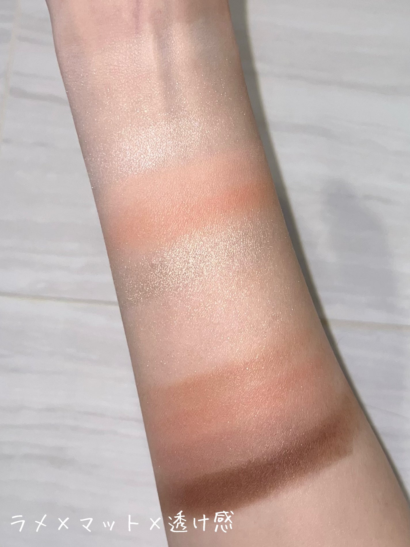 Pressed Powder Shadow /ColourPop/アイシャドウパレットを使ったクチコミ(4枚目)