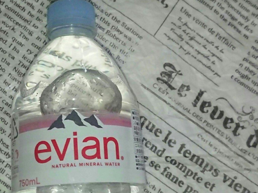 ナチュラルミネラルウォーター エビアン/エビアン/ミネラルウォーターを使ったクチコミ(2枚目)