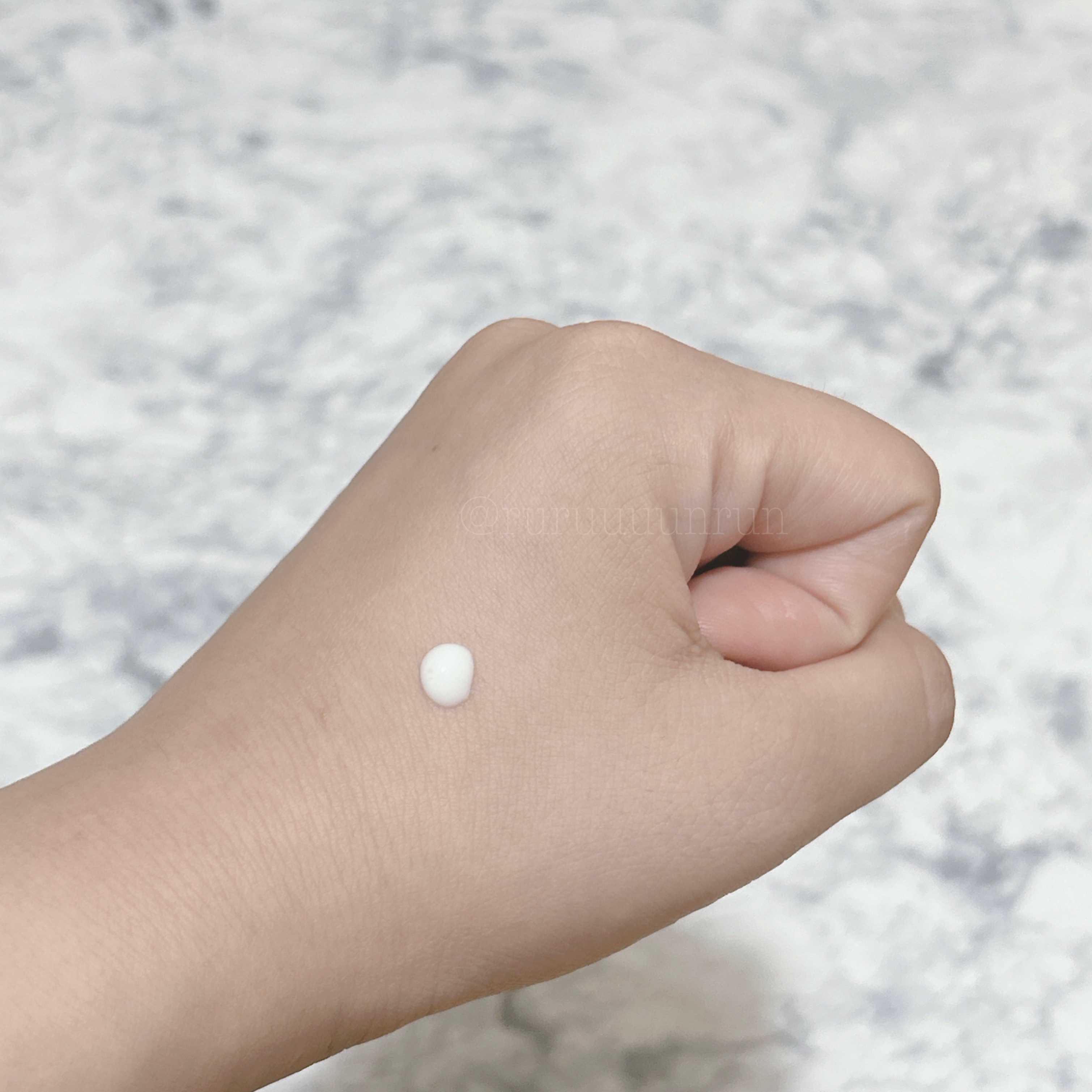 WHITE VEIL ブライトセラムUV/WHITE VEIL/日焼け止めローションを使ったクチコミ（2枚目）