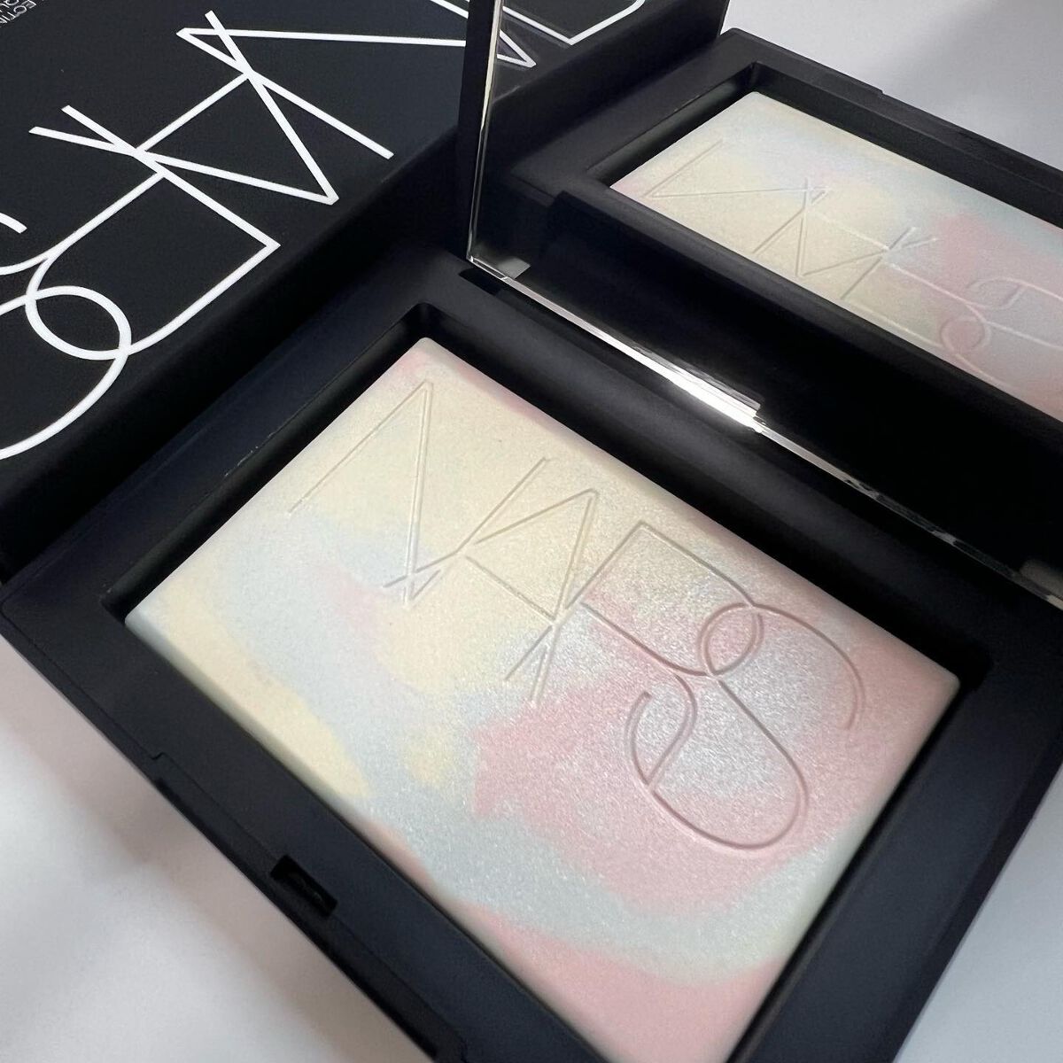 ライトリフレクティング プリズマティックパウダー/NARS/プレストパウダーを使ったクチコミ(2枚目)