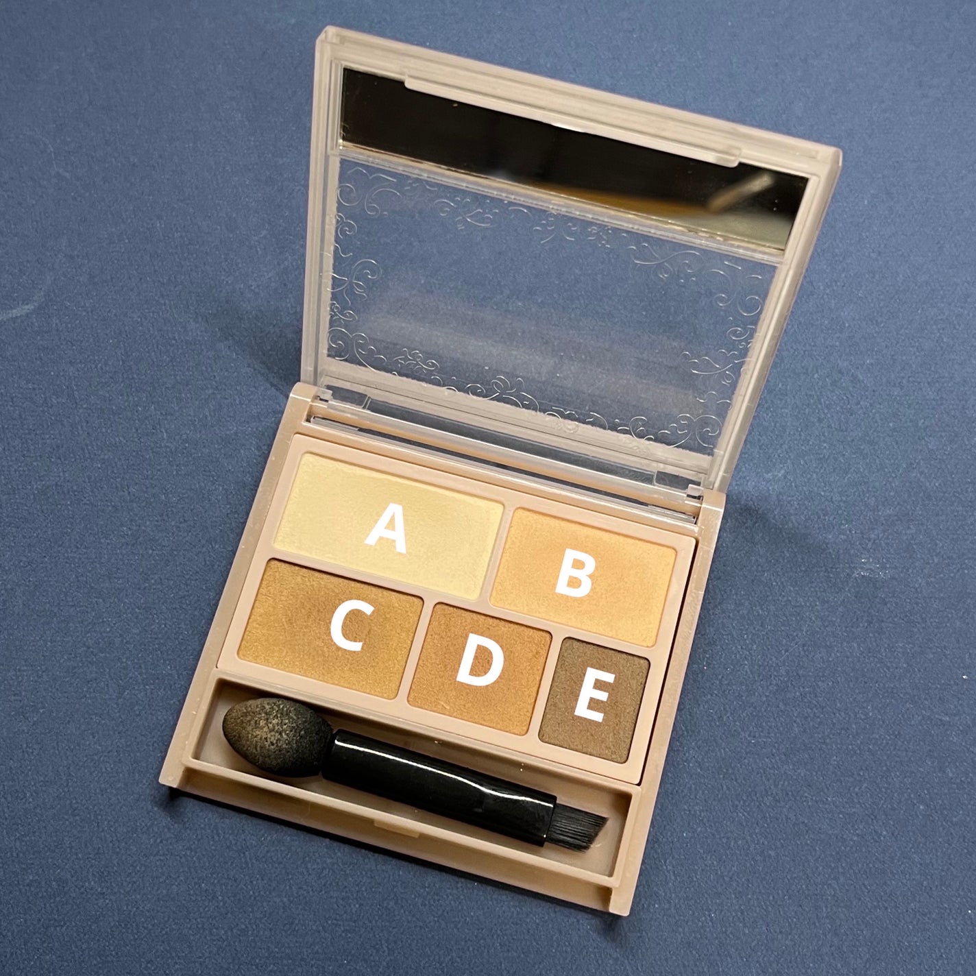 パーフェクトマルチアイズ/キャンメイク/アイシャドウパレットを使ったクチコミ(2枚目)