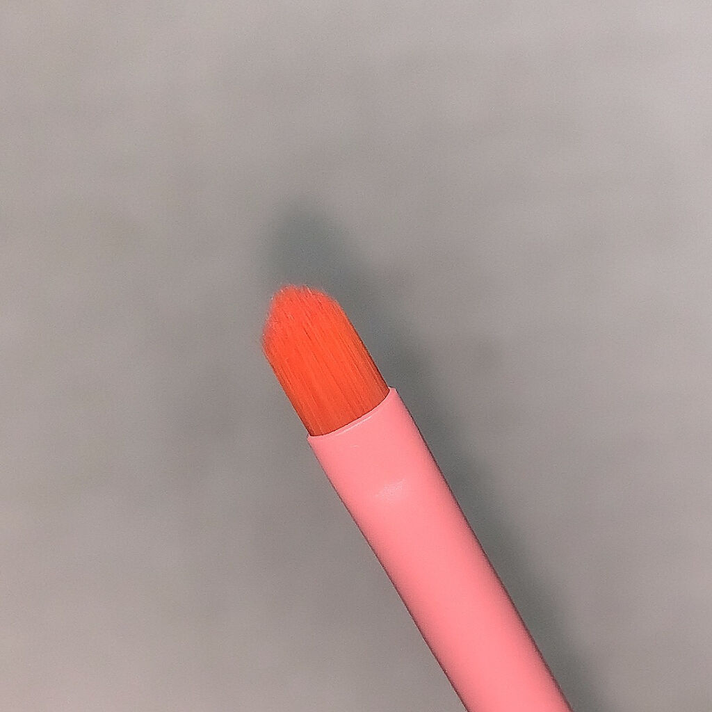 UR GLAM　EYESHADOW BRUSH B/U R GLAM/メイクブラシを使ったクチコミ（2枚目）