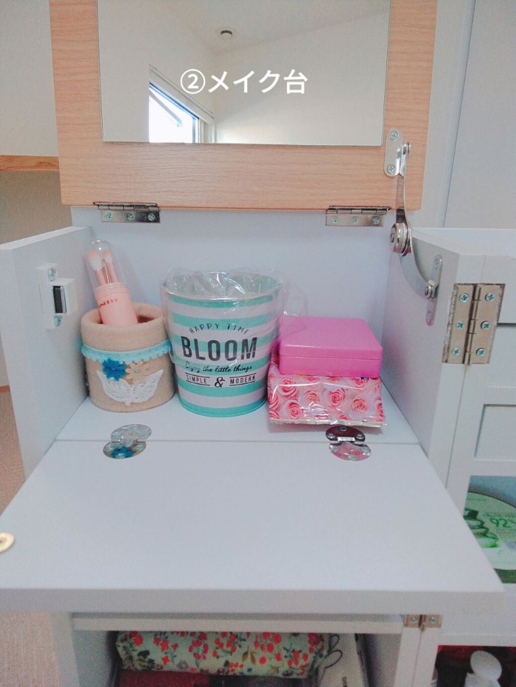 bea on LIPS 「~私のコスメ収納見てってください~この収納はクリスマスに貰った..」(3枚目)