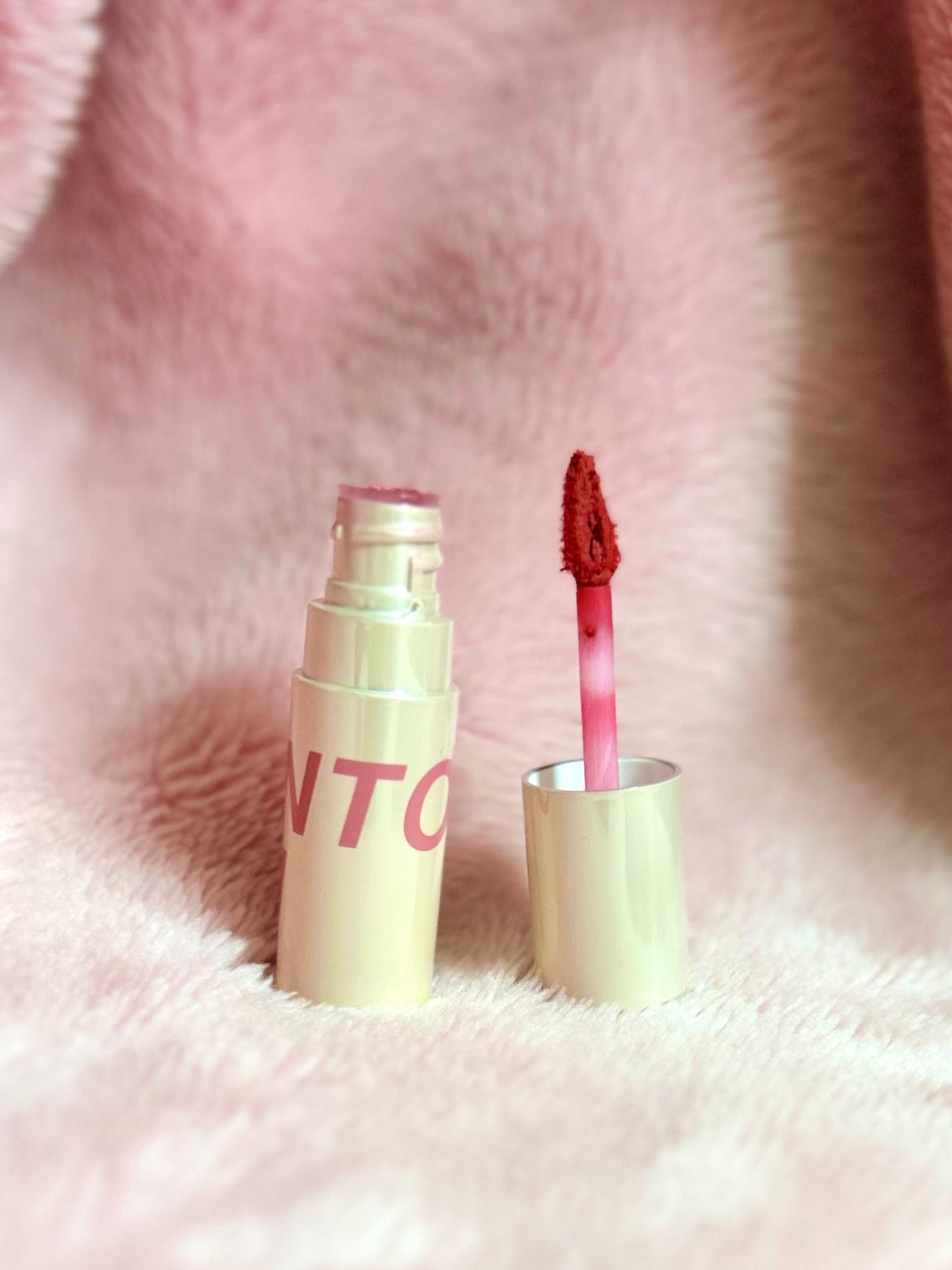 カスタマイズエアリーリップマッド/INTO U/口紅を使ったクチコミ(1枚目)