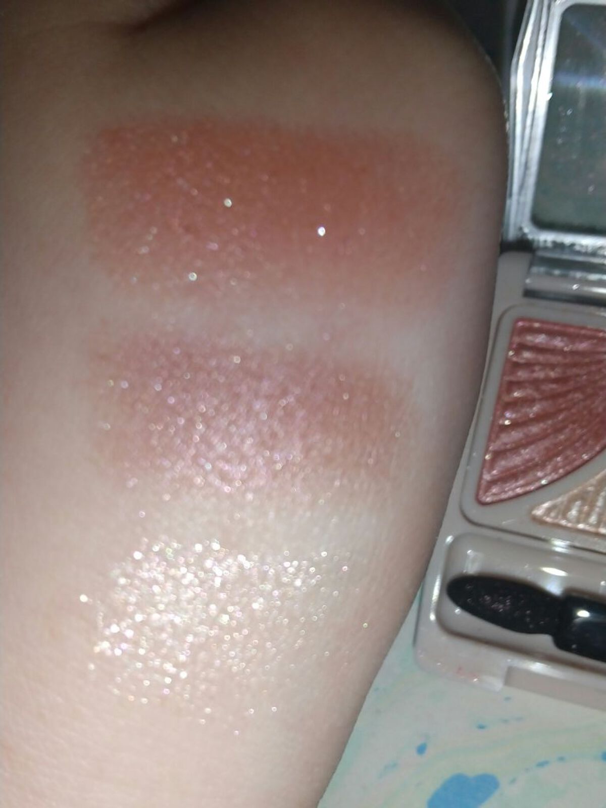 ジューシーピュアアイズ/キャンメイク/アイシャドウパレットを使ったクチコミ（3枚目）