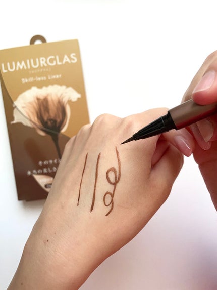 スキルレスライナー/LUMIURGLAS/リキッドアイライナーを使ったクチコミ(2枚目)