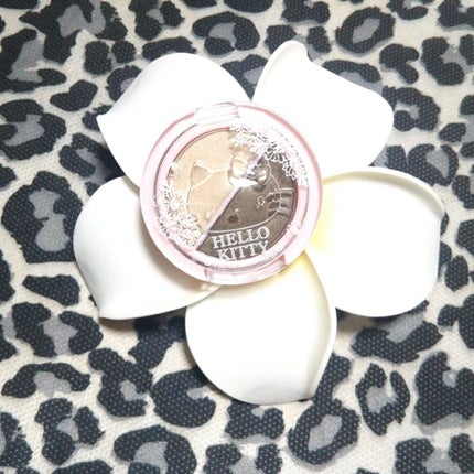 パウダーアイシャドウ ブルーミングキティ/DAISO/アイシャドウパレットを使ったクチコミ(1枚目)