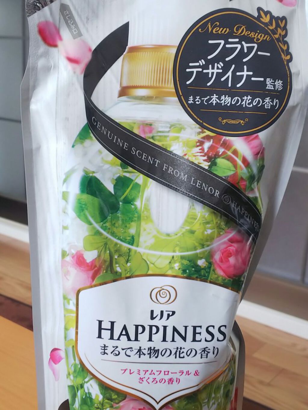 レノアハピネス ナチュラルフレグランス プレミアムフローラルナチュラル＆ざくろの香り（旧）/レノア/柔軟剤を使ったクチコミ（1枚目）