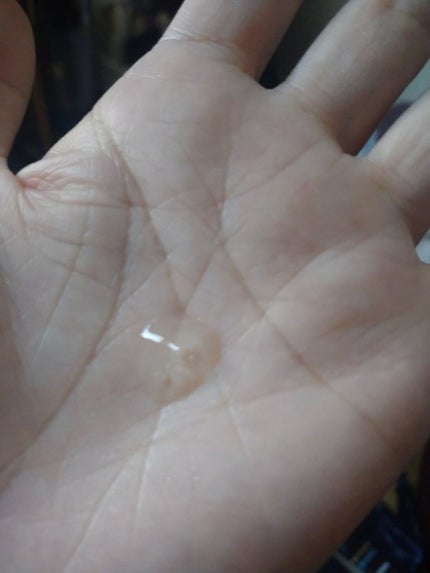 DAISO PエッセンスDのクチコミ「DAISO プロポリス美容液
スポイト式で220円でトロトロの美容液
保湿してくれて満足し.....」(3枚目)