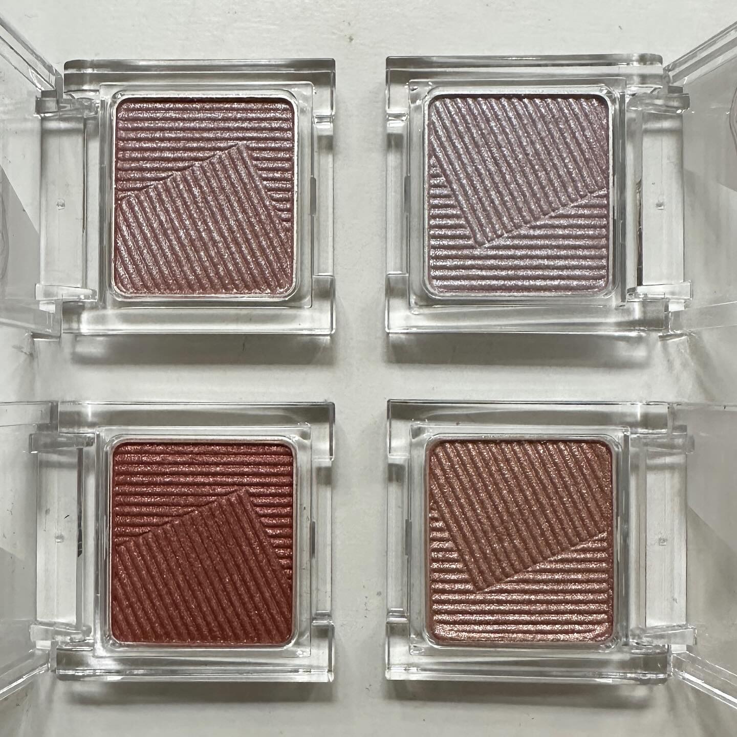 オーラデュウ プリズム イルミネーター ピコ/SHISEIDO/単色アイシャドウを使ったクチコミ（2枚目）