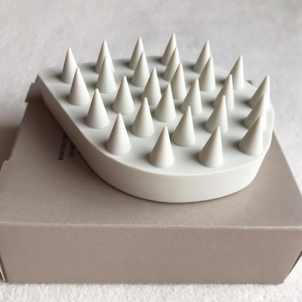 リラクシングマッサージブラシ/エトヴォス/スカルプブラシを使ったクチコミ（2枚目）