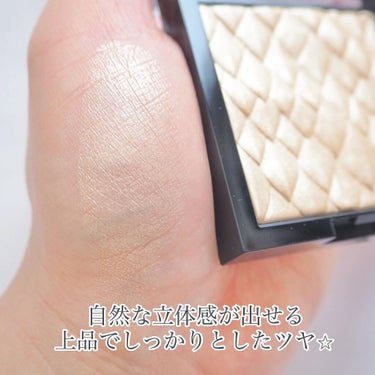 スキンライト プリズマティック ハイライター/REVLON/プレストパウダーを使ったクチコミ（2枚目）