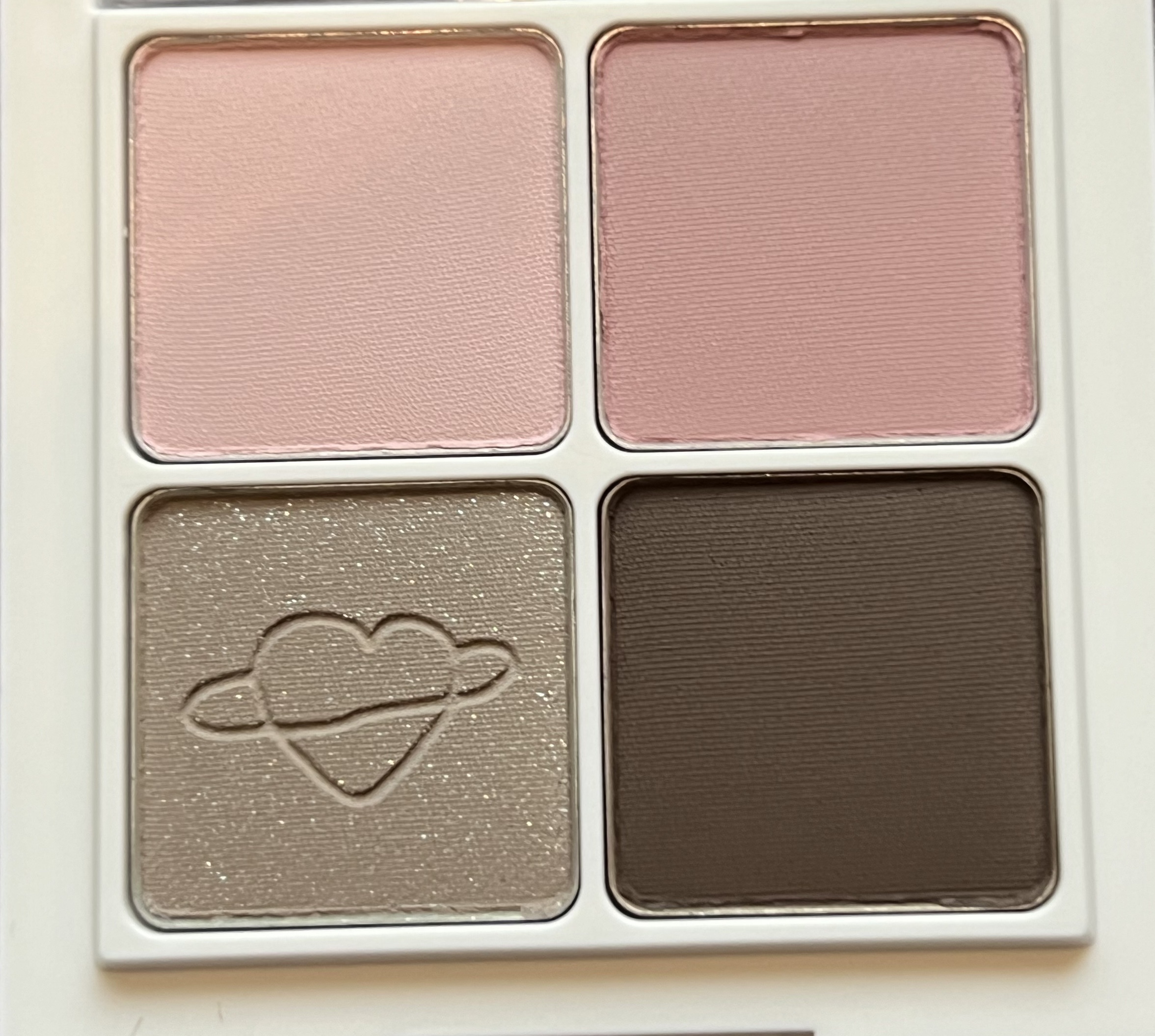 ベターザンアイズ B02 ピオニーインブラック（INAPSQUAREコラボ）/rom&nd/アイシャドウパレットを使ったクチコミ（1枚目）