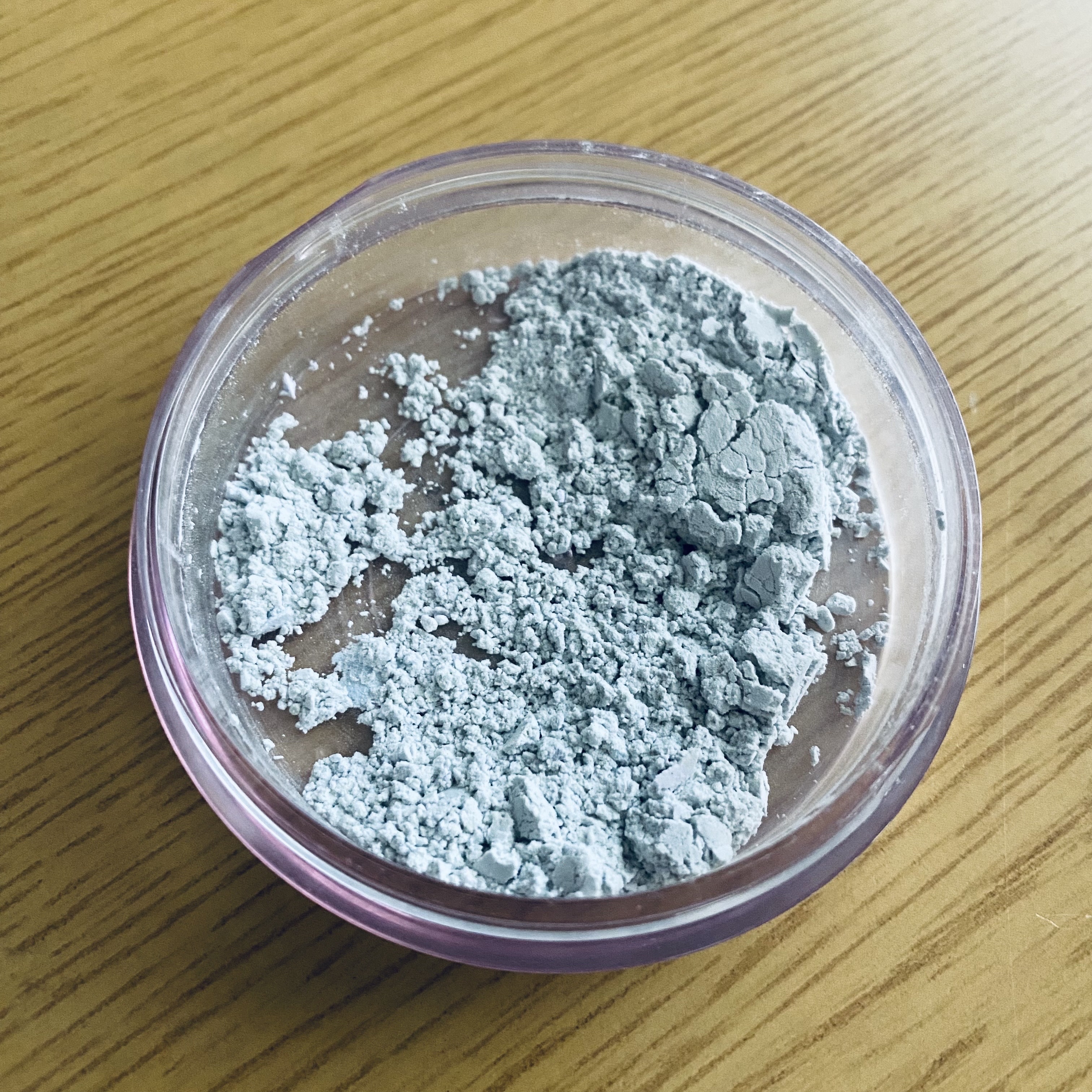 プリズム・リーブル/GIVENCHY/ルースパウダーを使ったクチコミ（3枚目）