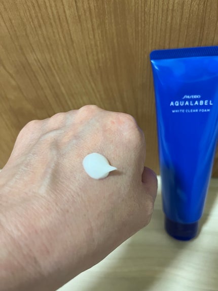 アクアレーベル ホワイトクリアフォームのクチコミ「アクアレーベルホワイトクリアフォーム
粒々が少し入っています。
私は泡立てず伸ばすように使用し.....」(2枚目)