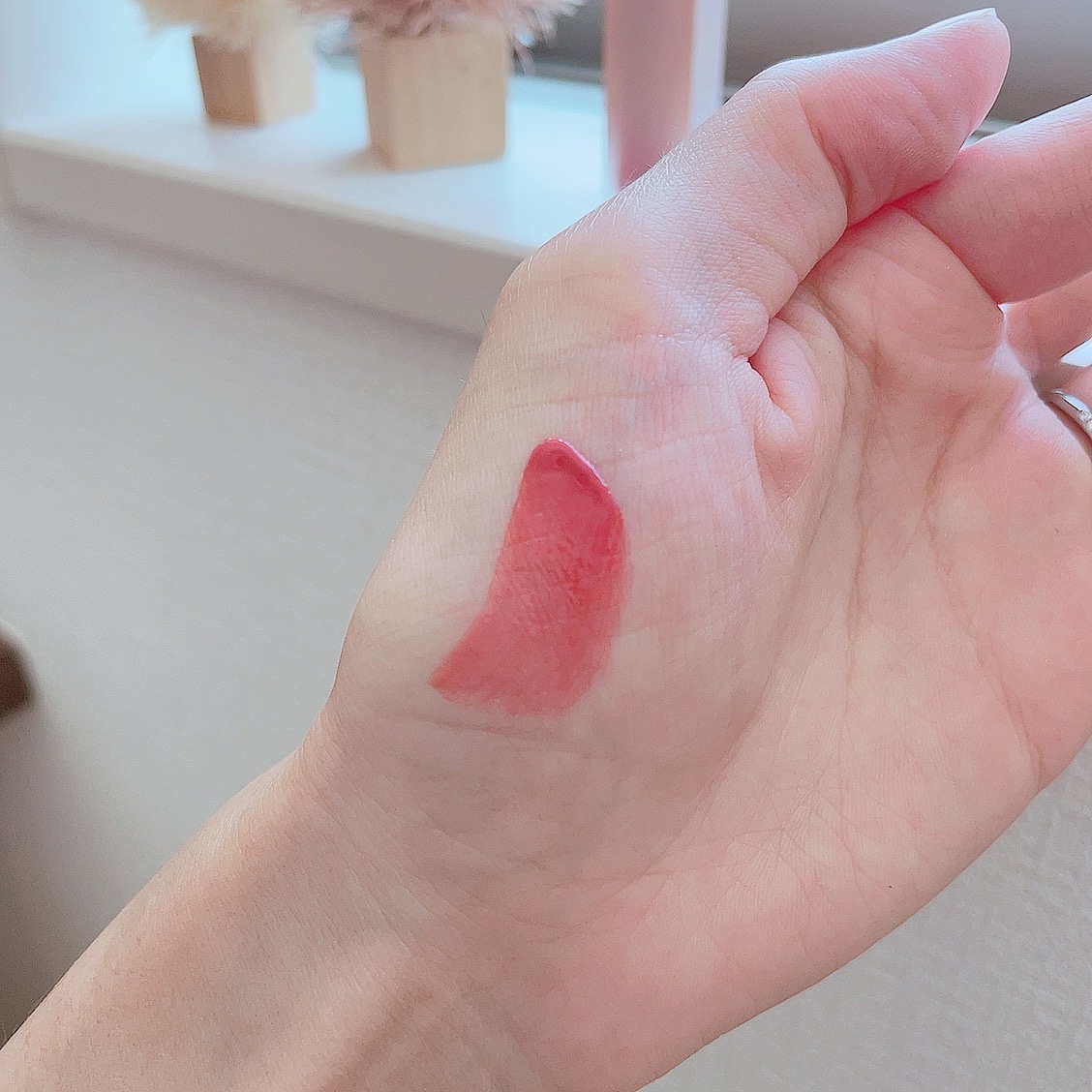 リップアーマー 02 夜遊びコーラル/KiSS/口紅を使ったクチコミ（3枚目）