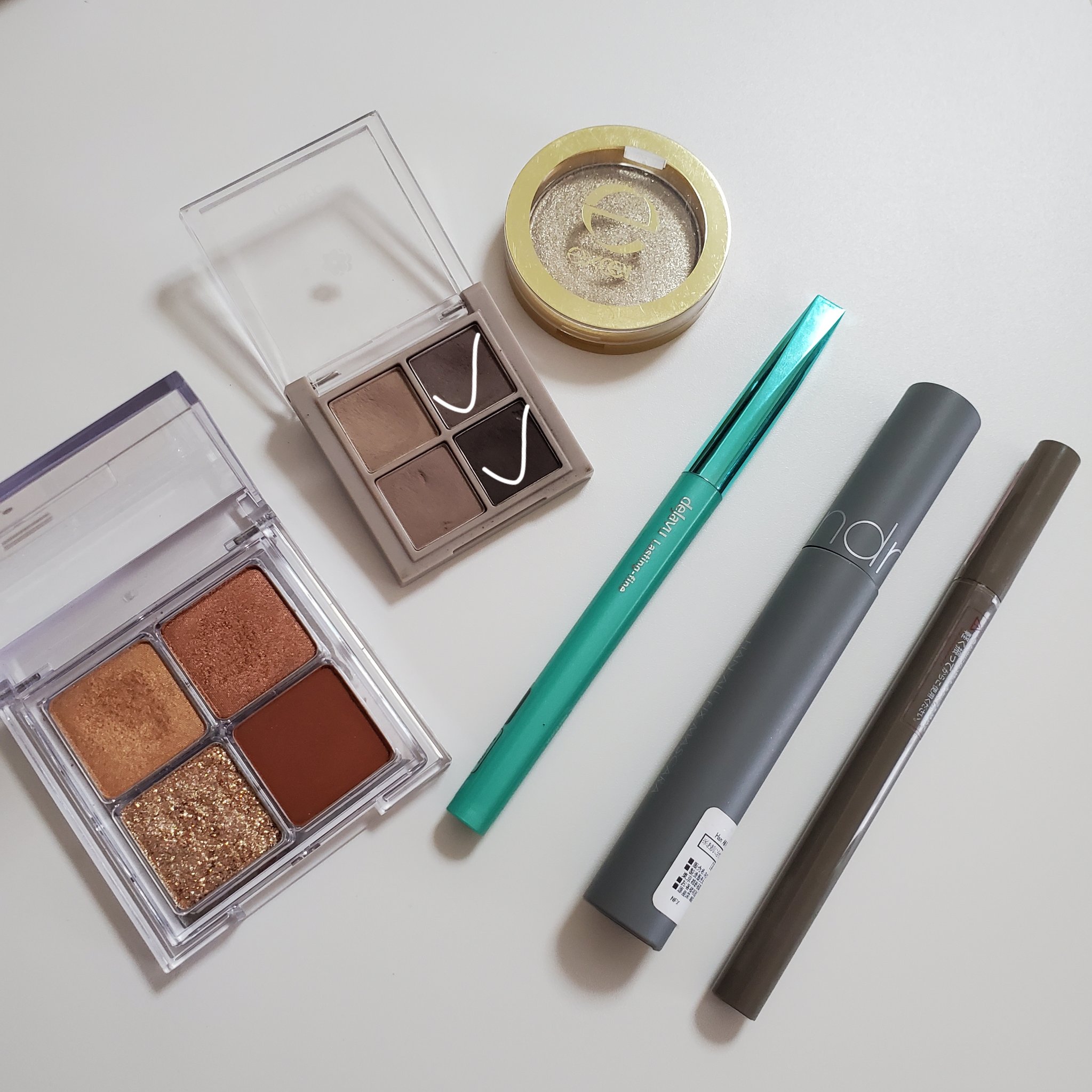 シャイニーシャドウ N/excel/単色アイシャドウを使ったクチコミ（2枚目）