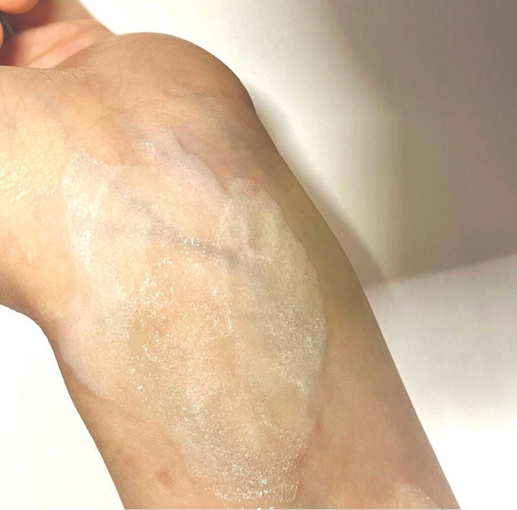 まろろ on LIPS 「マジックバブルエッセンス🛁・・・チューブタイプと哺乳瓶タイプが..」(3枚目)