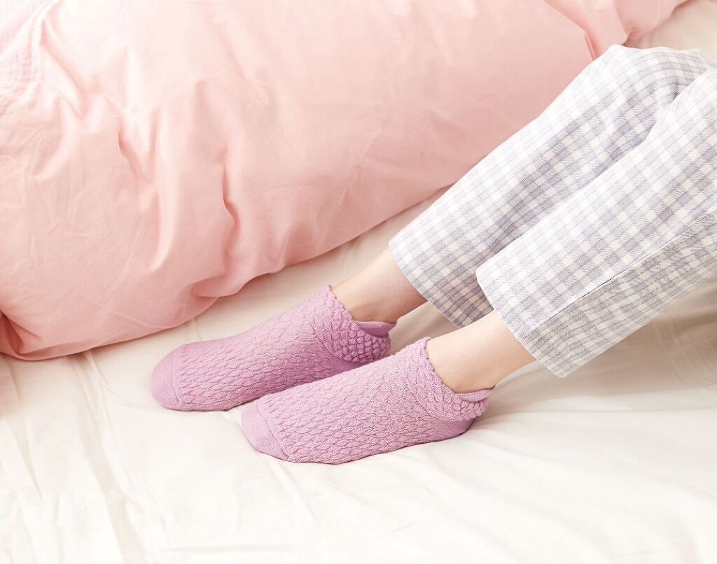 かかとキレイ シルク混靴下 ラベンダー