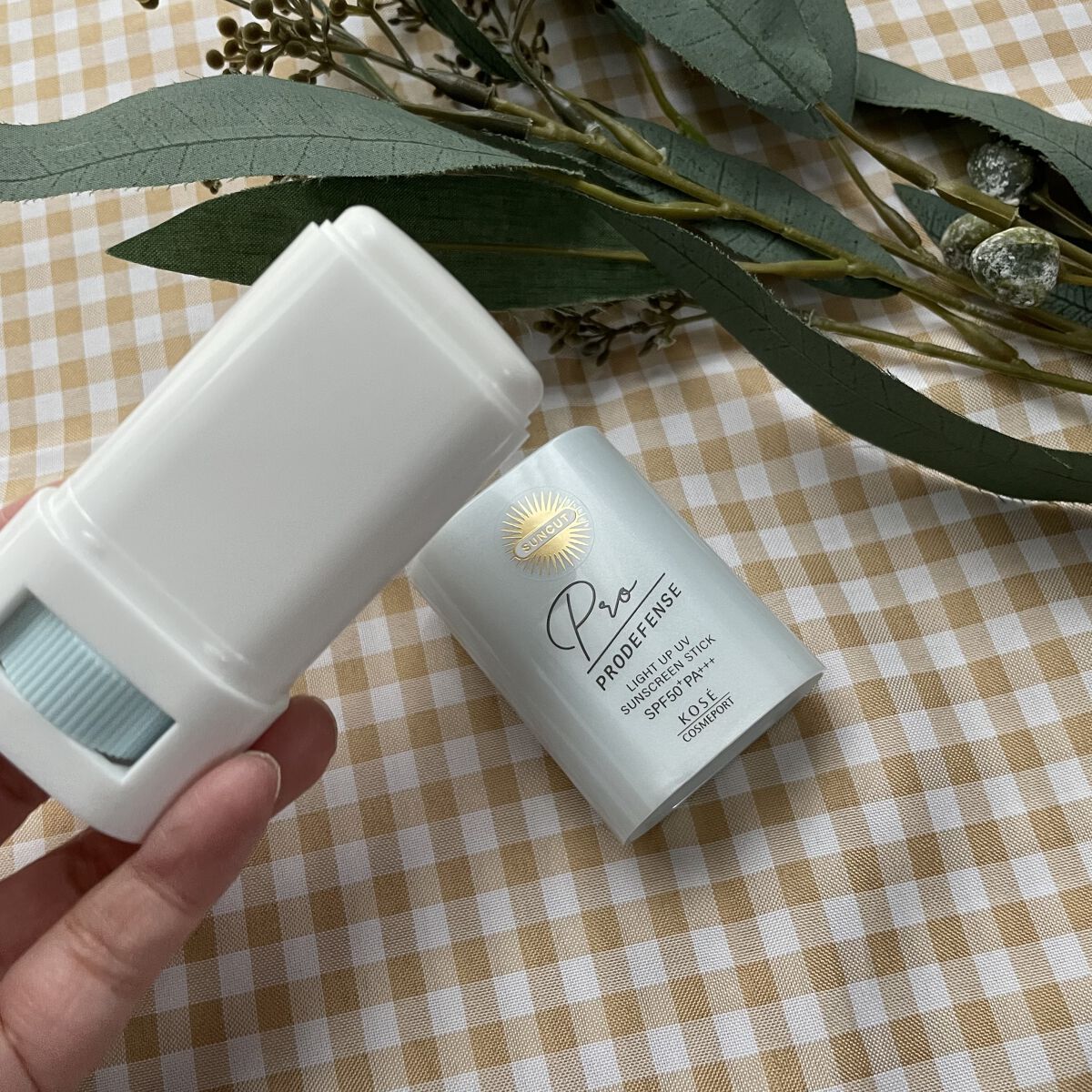 プロディフェンス ライトアップUV スティック/サンカット®/日焼け止めスティックを使ったクチコミ（2枚目）