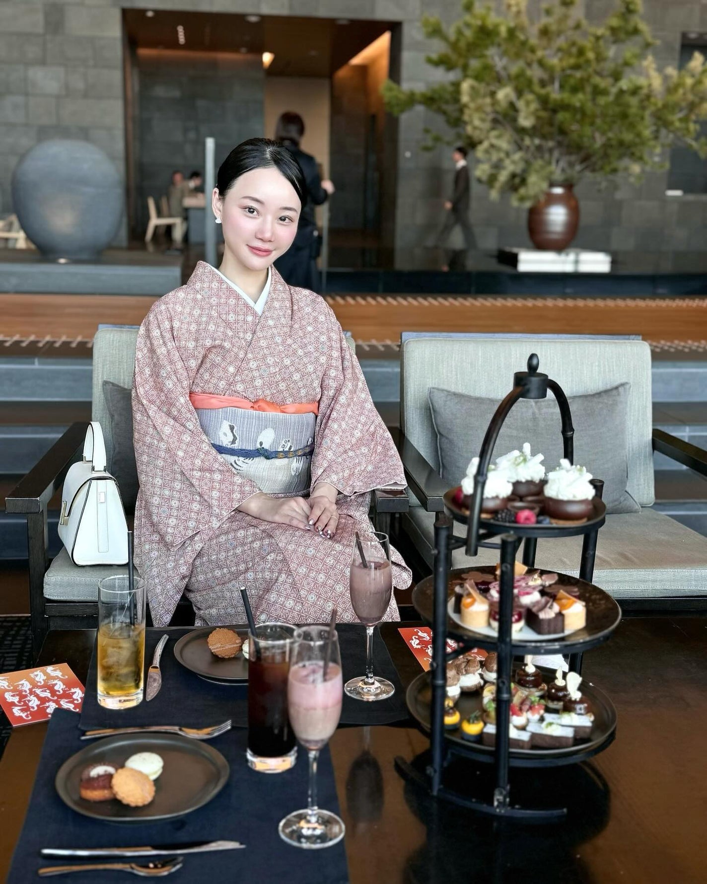 みりん on LIPS 「お着物を着て、お教室のお姉様たちとアマン東京でアフターヌーンテ..」(1枚目)