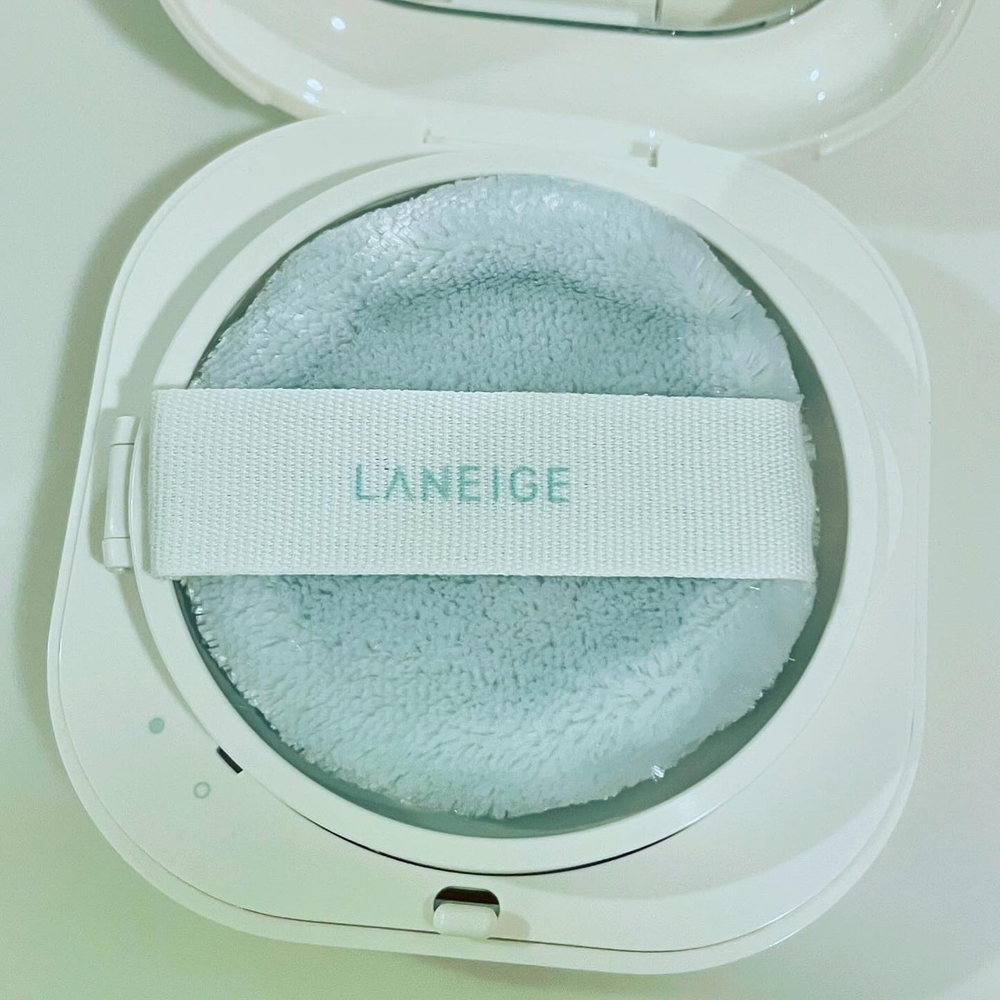 ネオ エッセンシャル フィニッシュパウダー/LANEIGE/ルースパウダーを使ったクチコミ(4枚目)