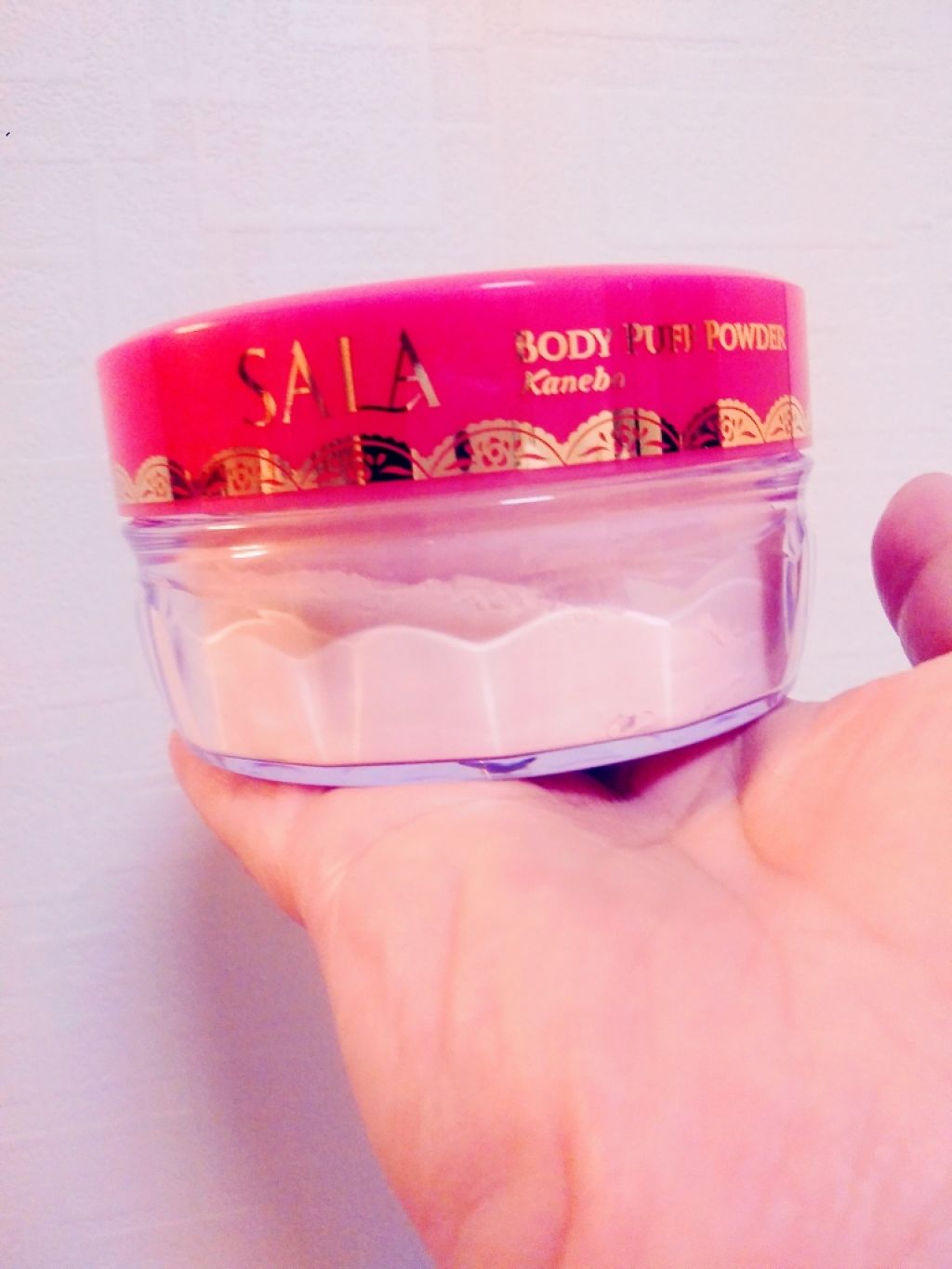 ボディパフパウダーN プリズムパール(サラ スウィートローズの香り)/SALA/ボディパウダーを使ったクチコミ(2枚目)