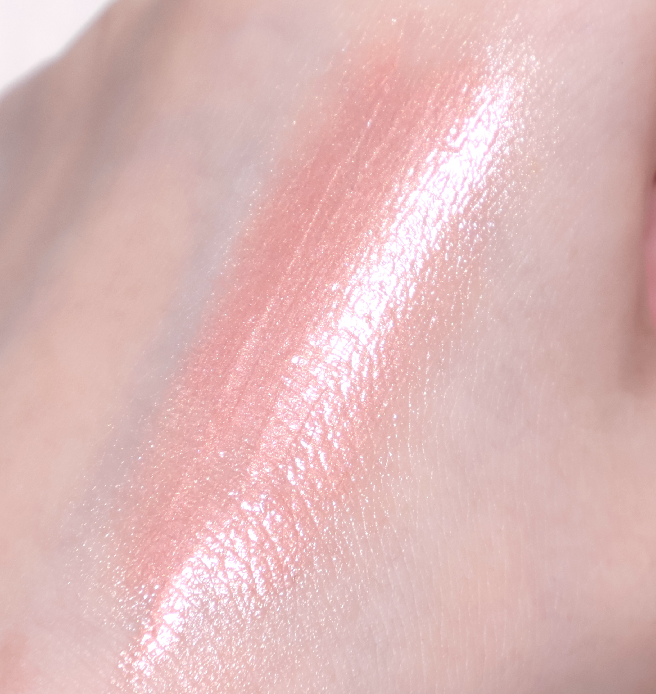 CR ハイライター ピンク グロー/bareMinerals/ハイライトを使ったクチコミ（1枚目）