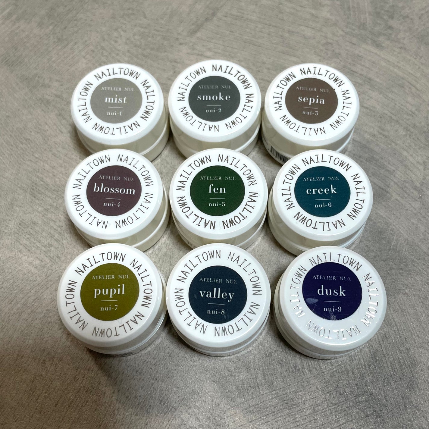 LANDSCAPE MAG NAILTOWN