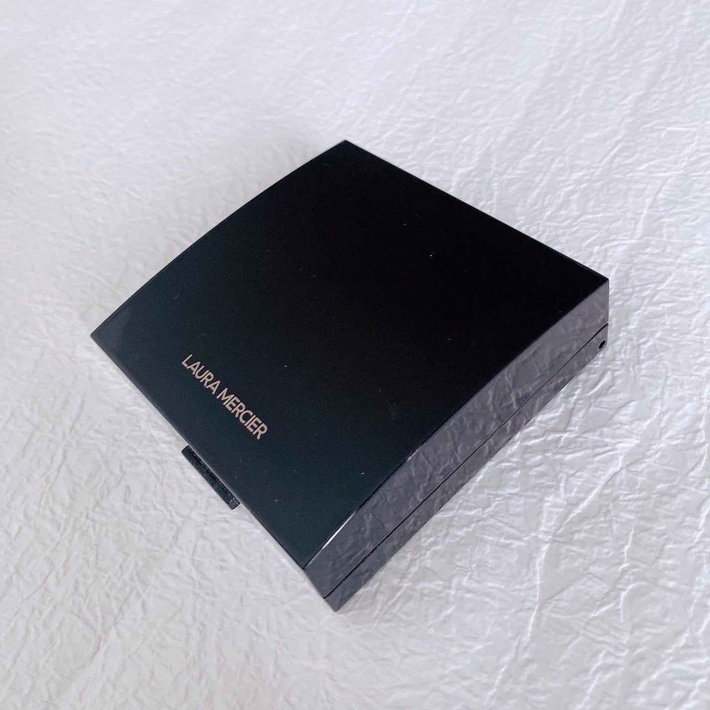 マットラディアンス ベイクドパウダー ハイライト01/ローラ メルシエ/パウダーハイライトを使ったクチコミ(3枚目)