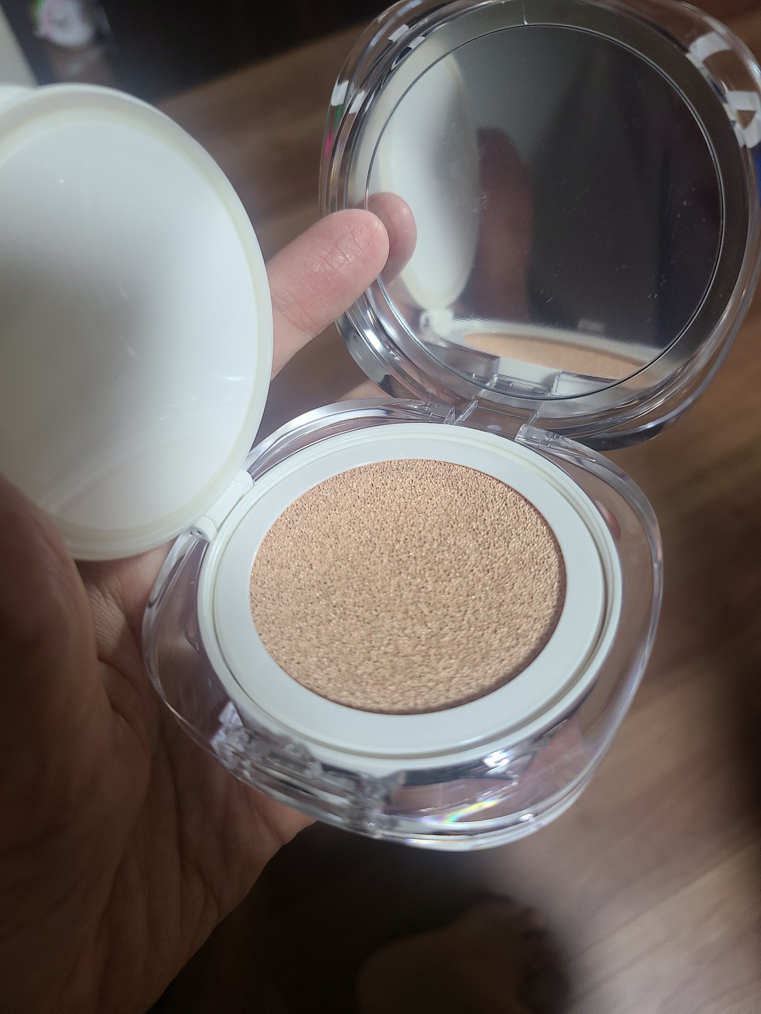 グレーズ ウォータリング クッション/athé/クッションファンデーションを使ったクチコミ（2枚目）