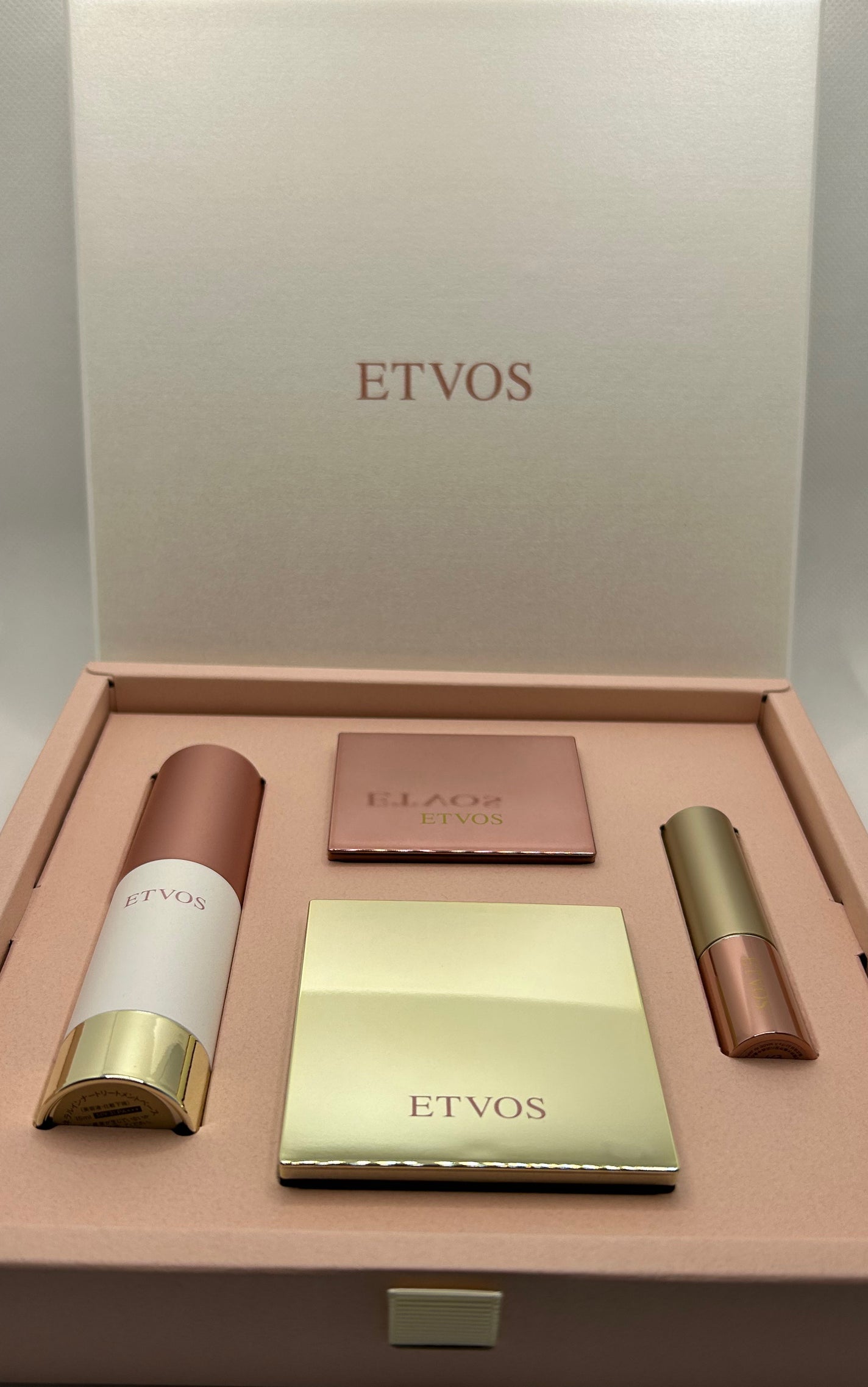 ホリデーコフレ2023〈ジョイピンク〉/エトヴォス/メイクアップキットを使ったクチコミ(2枚目)