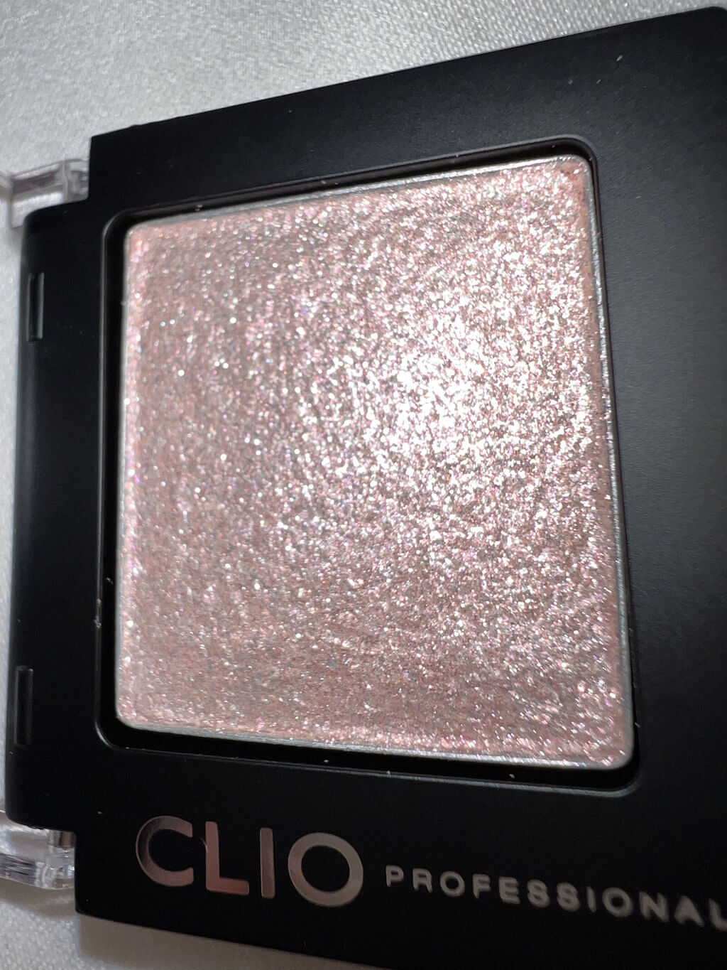 プロ シングル シャドウ G03  PIN LIGHT/CLIO/単色アイシャドウを使ったクチコミ（3枚目）