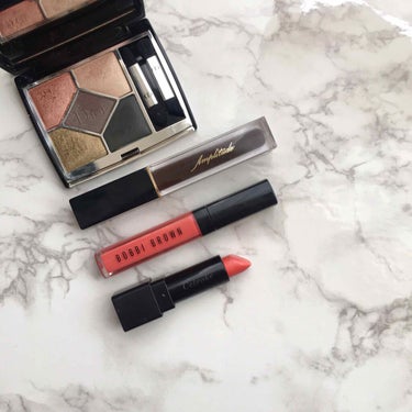 クラッシュドオイル インフューズド グロス/BOBBI BROWN/リップグロスを使ったクチコミ（2枚目）