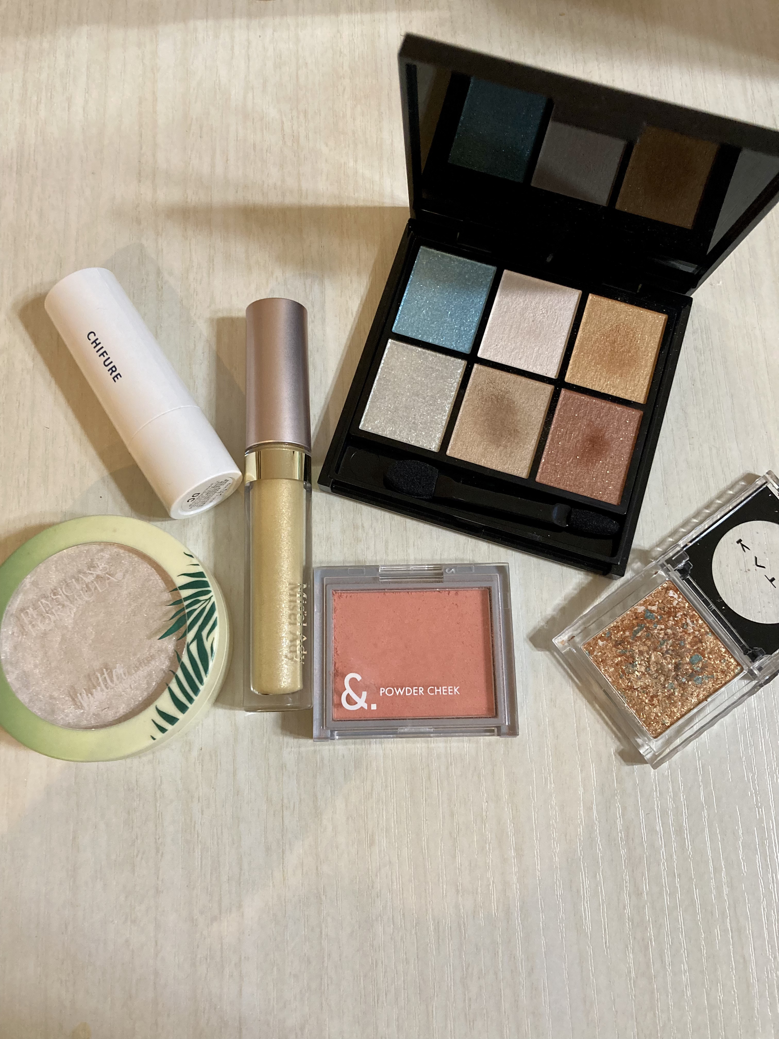 ＆．パウダーチーク シルキーアプリコット/DAISO/パウダーチークを使ったクチコミ（1枚目）