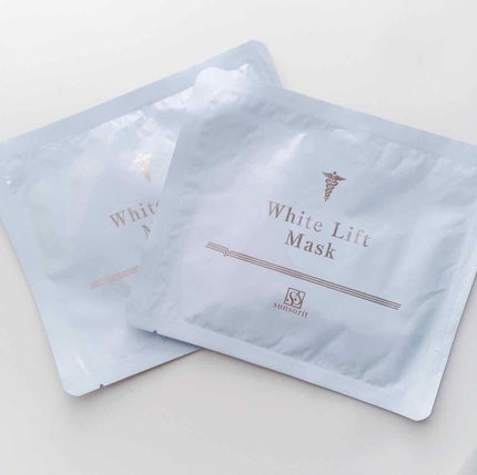 サンソリット ホワイトリフトマスクのクチコミ「年齢を重ねた肌に、届けたいスペシャルマスク。
3種の複合プラセンタエキス、アルガンオイル.....」(2枚目)