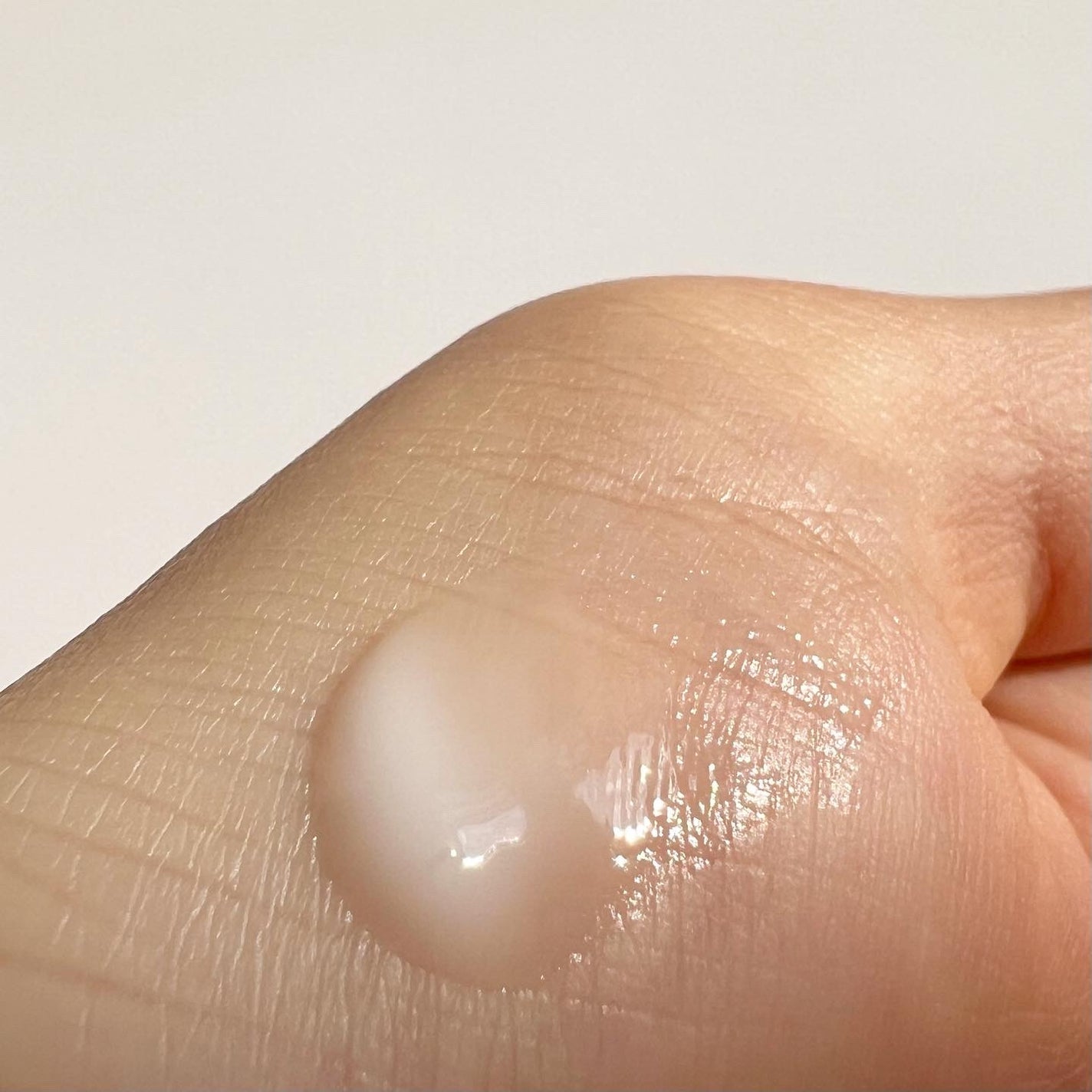 エッセンシャル リアル アイクリーム フォーフェイス/AHC/アイケア・アイクリームを使ったクチコミ(3枚目)