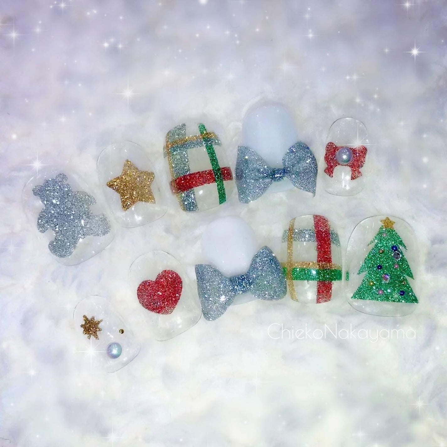 なかやまちえこ on LIPS 「twinkleXmasnails.🎄⠀⠀#youtubeいつも..」(2枚目)