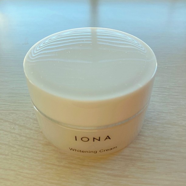 ホワイトニング クリーム/イオナR (イオナアール)/フェイスクリームを使ったクチコミ（3枚目）