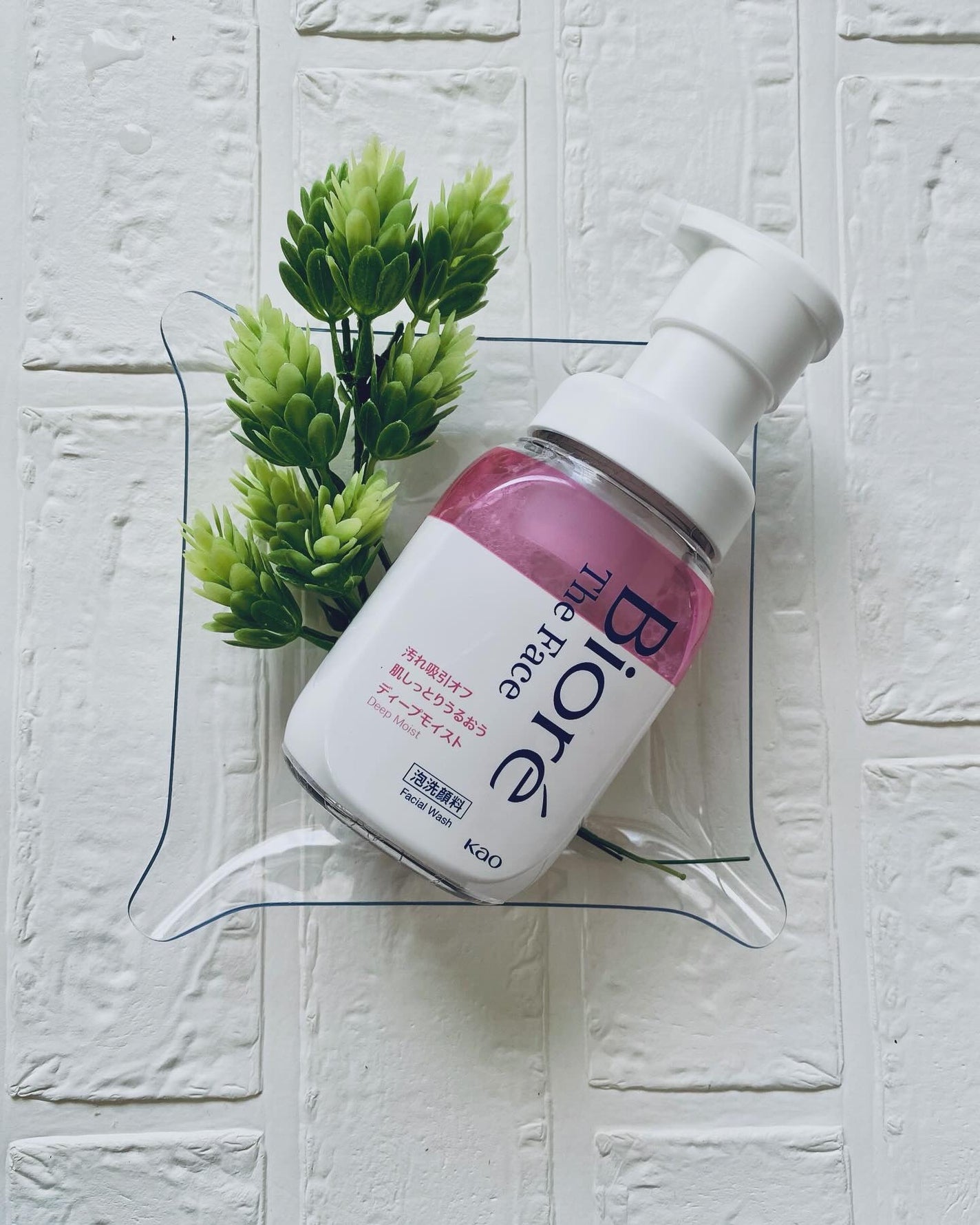 ryoko on LIPS 「'ビオレザフェイス泡洗顔料ディープモイスト保湿成分配合の生クリ..」(1枚目)