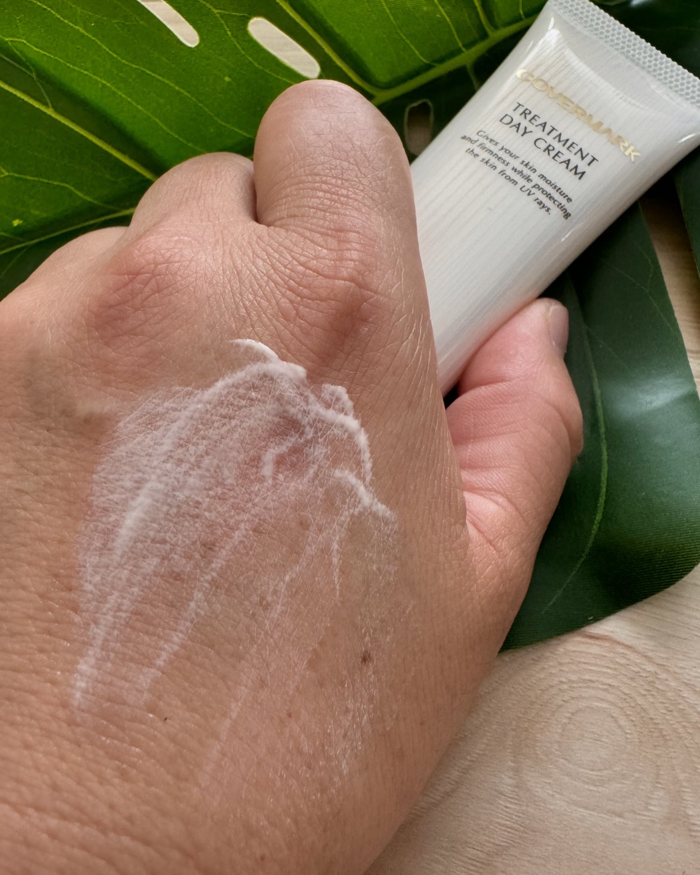 トリートメント デイ クリーム/COVERMARK/日焼け止めクリームを使ったクチコミ(3枚目)