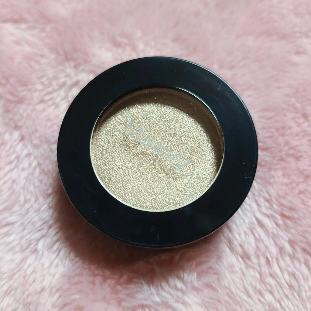 myp ♡ フォロバします! on LIPS 「【MUSTAEVアイシャドウ】COLOR:#201スキン@mu..」(3枚目)