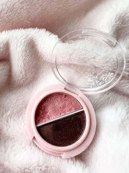 パウダーアイシャドウ ブルーミングキティ/DAISO/アイシャドウパレットを使ったクチコミ(2枚目)