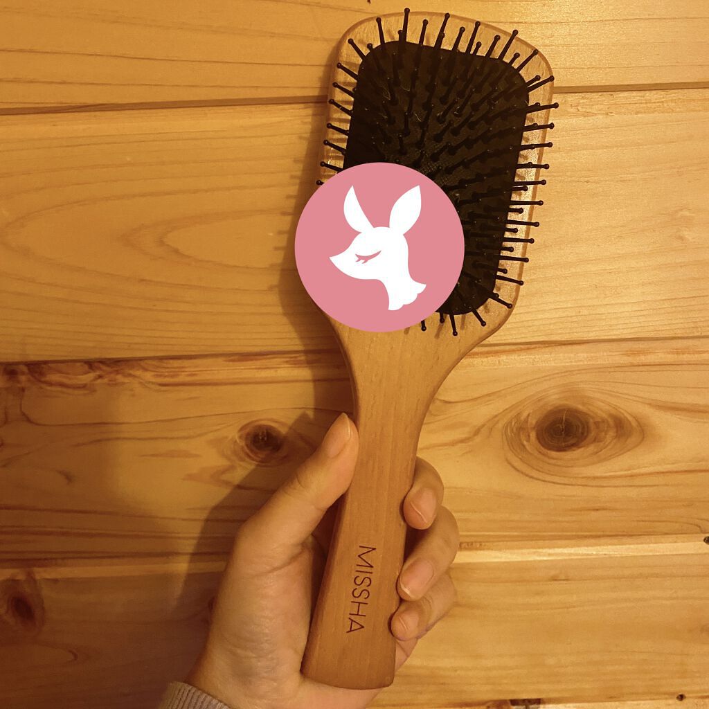  木製クッションヘアブラシ/MISSHA/ヘアブラシを使ったクチコミ（1枚目）
