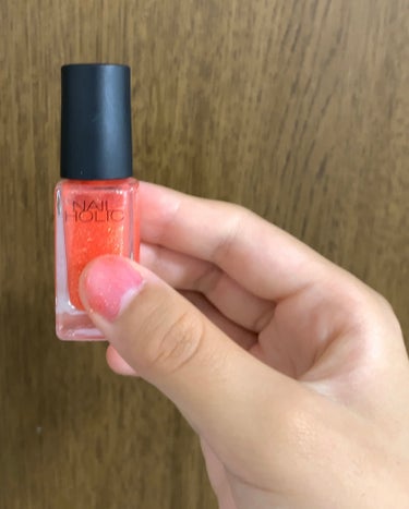 ネイルホリック ネイルホリック Juicy colorのクチコミ「ネイルホリックネイルホリック Juicy colorOR212
キラキラした薄めのオレンジ。少.....」（1枚目）