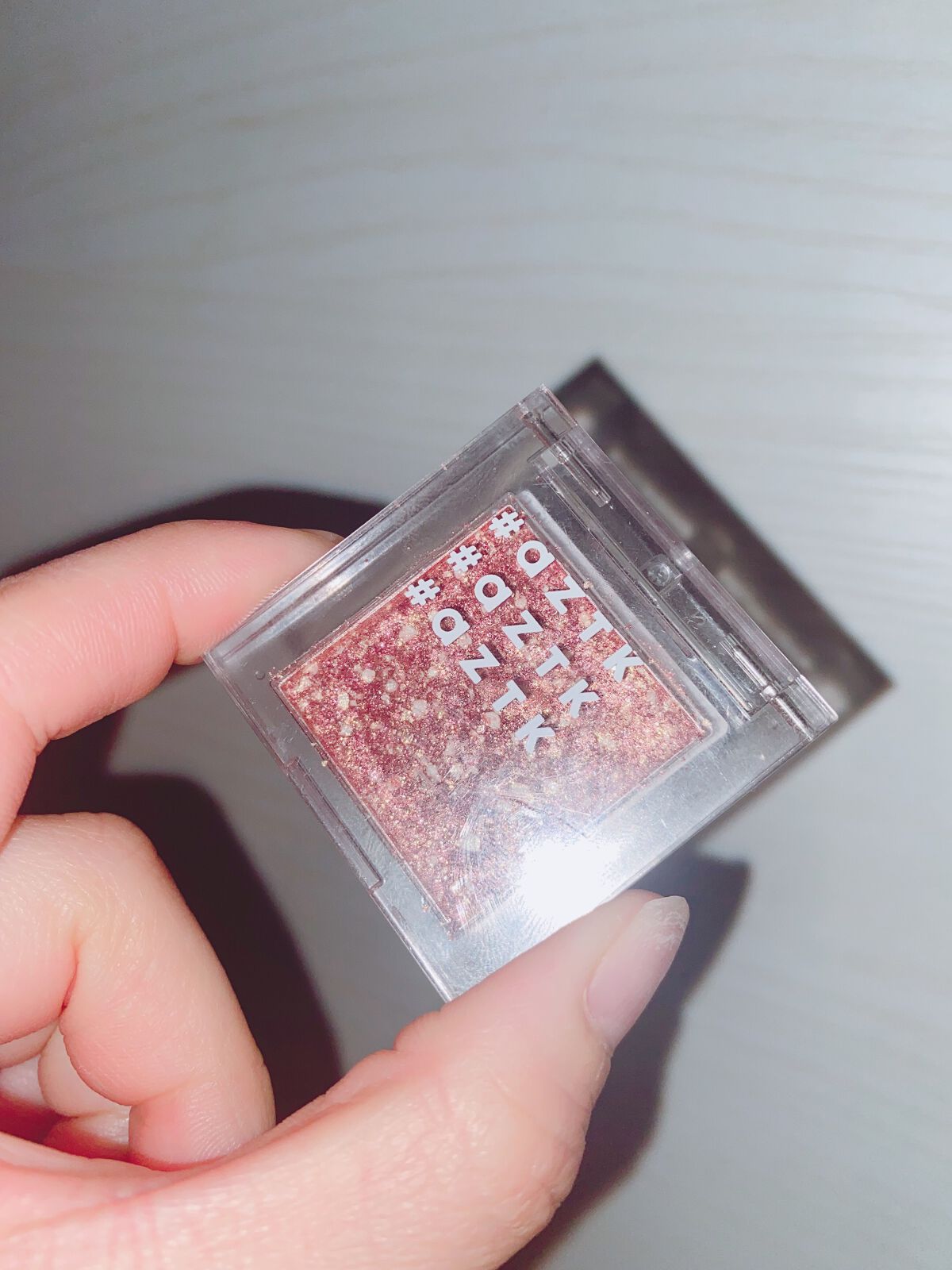 シングルアイシャドウ/aZTK/単色アイシャドウを使ったクチコミ(1枚目)