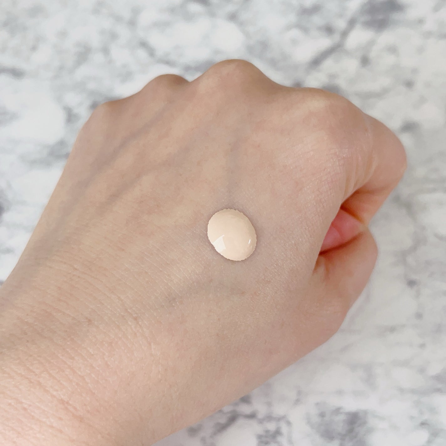 デューイ リキッドファンデーション/to/one/リキッドファンデーションを使ったクチコミ(2枚目)