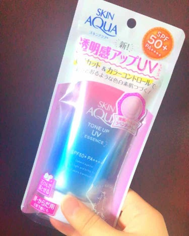 


💖スキンアクア トーンアップUV エッセンス💖




〈使ってみての感想〉
・目に見えるトーンアップ効果は無い。
・伸ばすと10秒程でサラサラになる。
・あまりベタベタしない日焼け止め。



