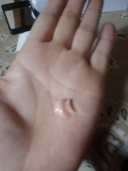 クラブ エアリータッチ ポアカバープライマーのクチコミ「クラブエアリータッチ ポアカバープライマー
ピンクのプライマーで血色も良くなって日焼け止め効.....」(2枚目)